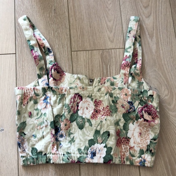 Floral Crop Top with Adjustable Straps - Picture 2 of 7